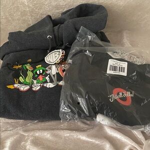 Looney tunes hoodie 0 and jogger pants 00